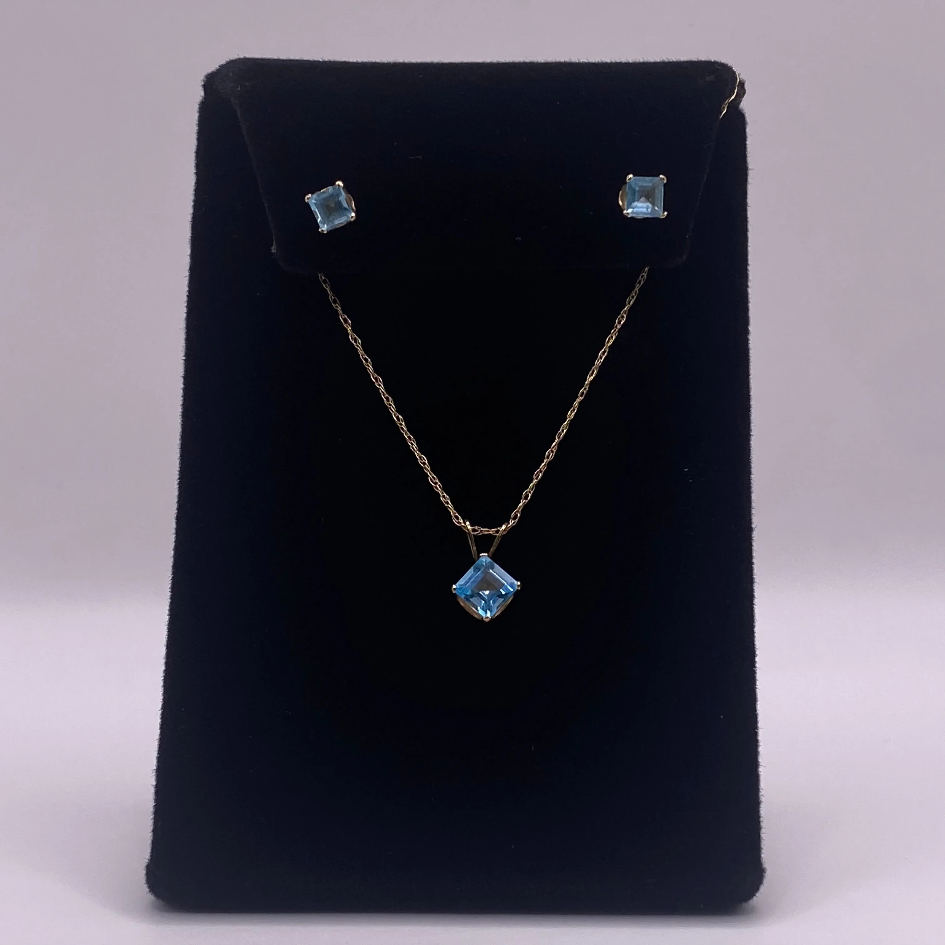 10K Yellow Gold Blue Diamond Jewelry Set / 1.4gr