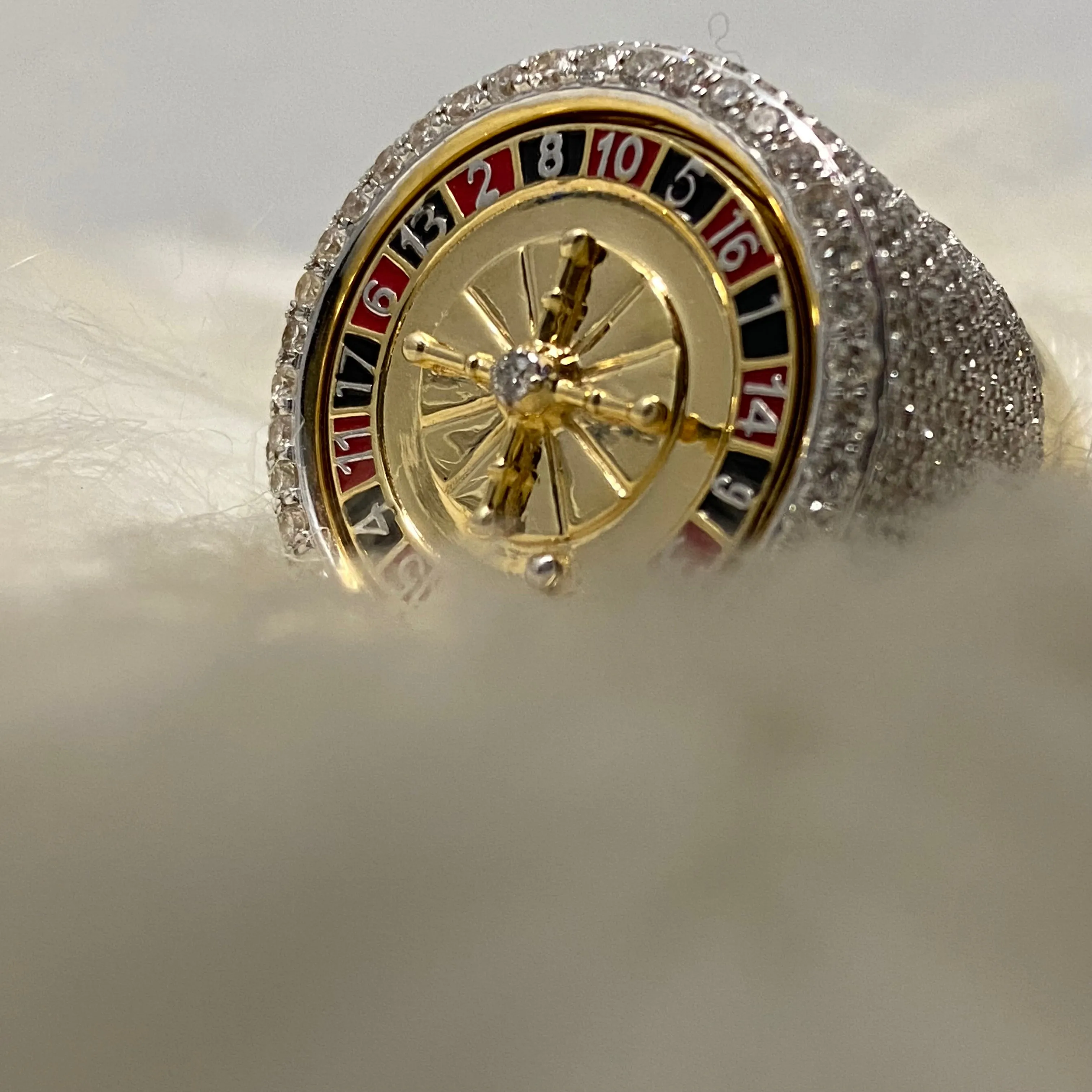 10K Yellow Gold Diamond Casino Roulette Ring 4.8Ct Dia / 24.6gr / Size 12
