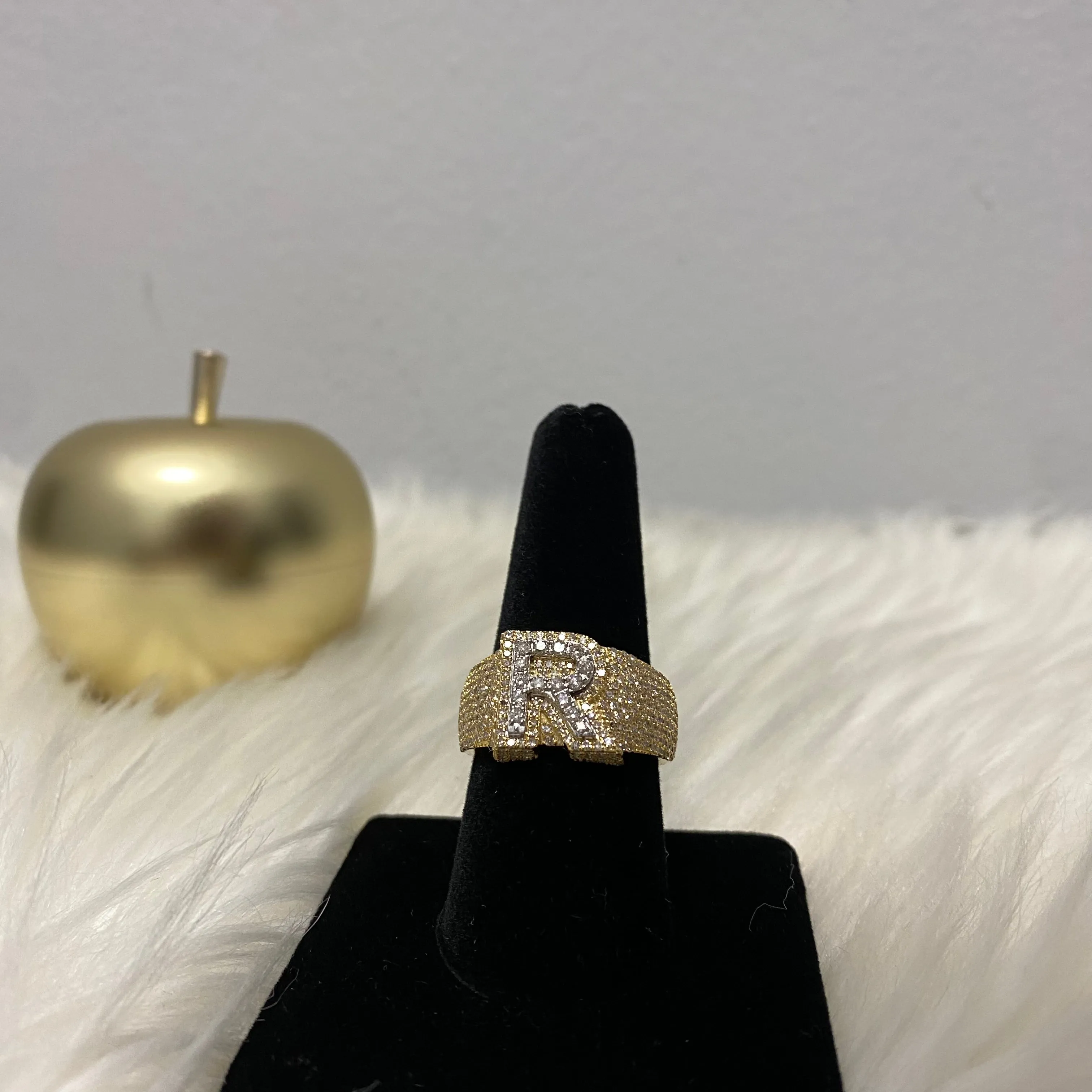 10K Yellow Gold Diamond Letter R Ring 1.62Ct Dia / 6.9gr / Size 8.5
