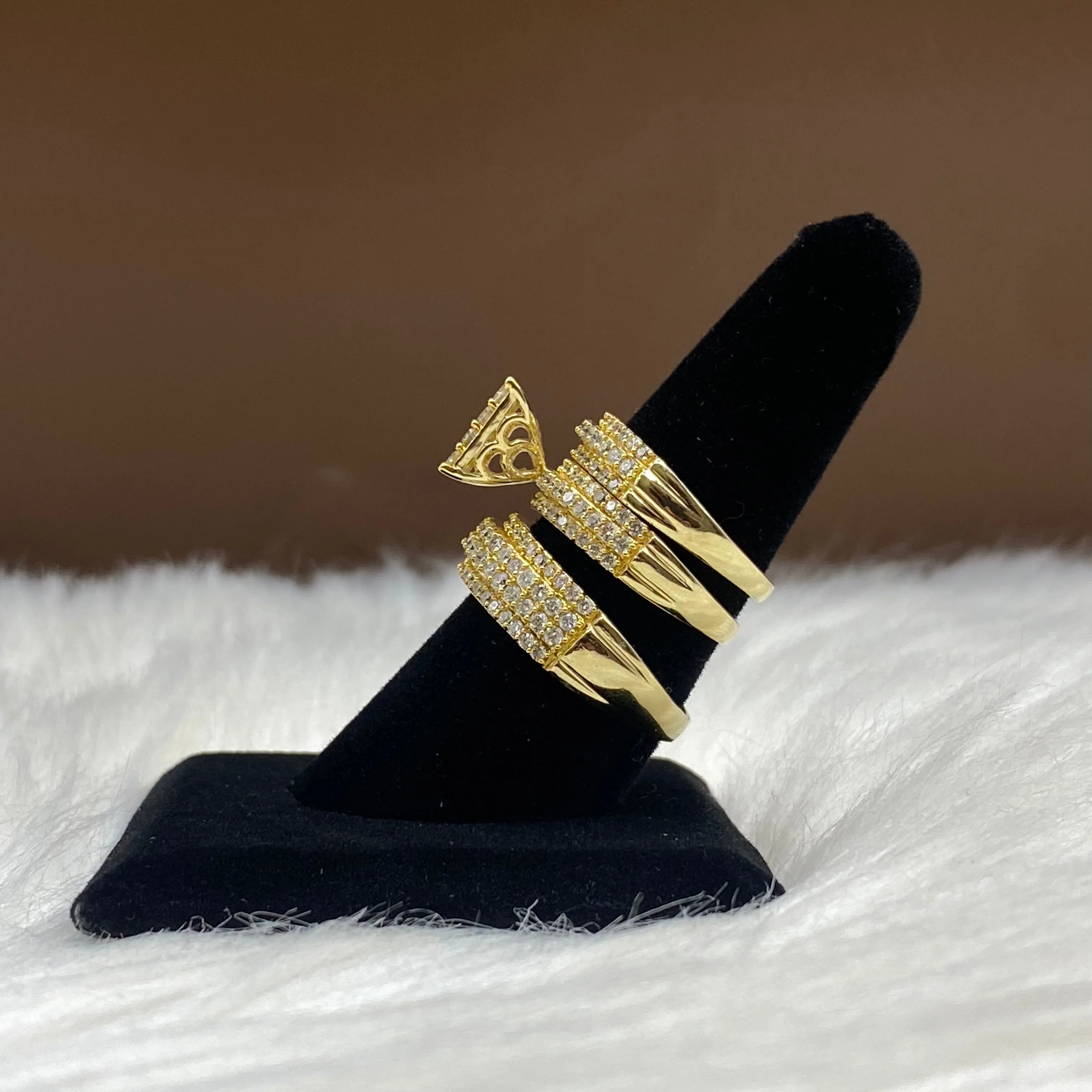 10K Yellow Gold Diamond Luxury Trio Engagement Ring 3.53Ct Dia / 8.3gr / Size 7W/10M
