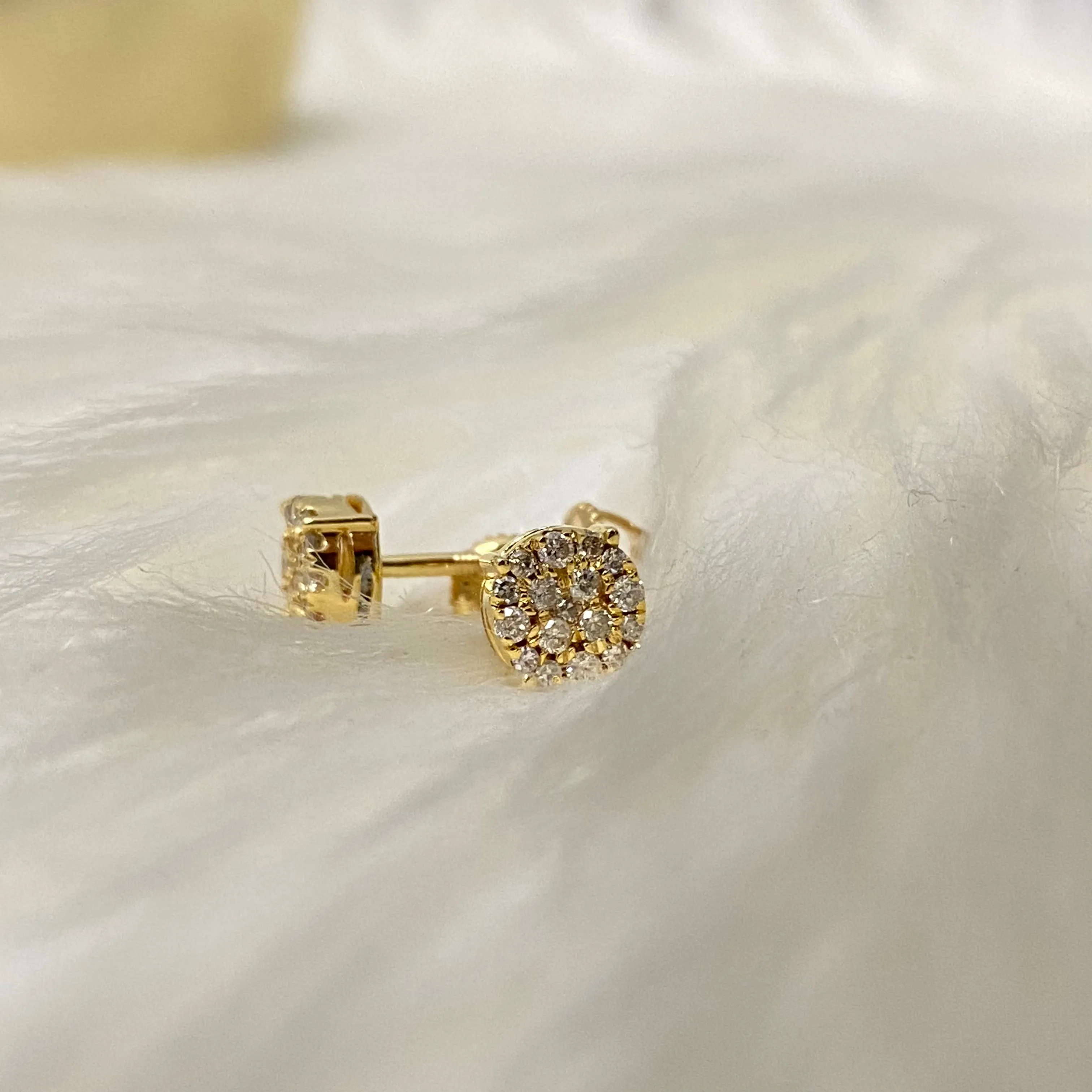 10K Yellow Gold Diamond Round Flower Stud Earrings 0.50Ct Dia / 2.08gr