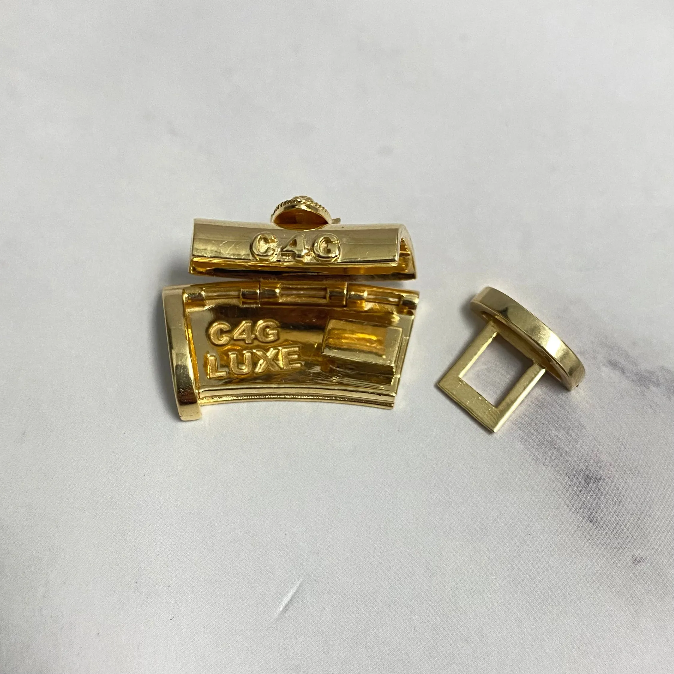 10K Yellow Gold Plain Sleek Lock With Panther / 15.2gr / 15mm / 1.1in