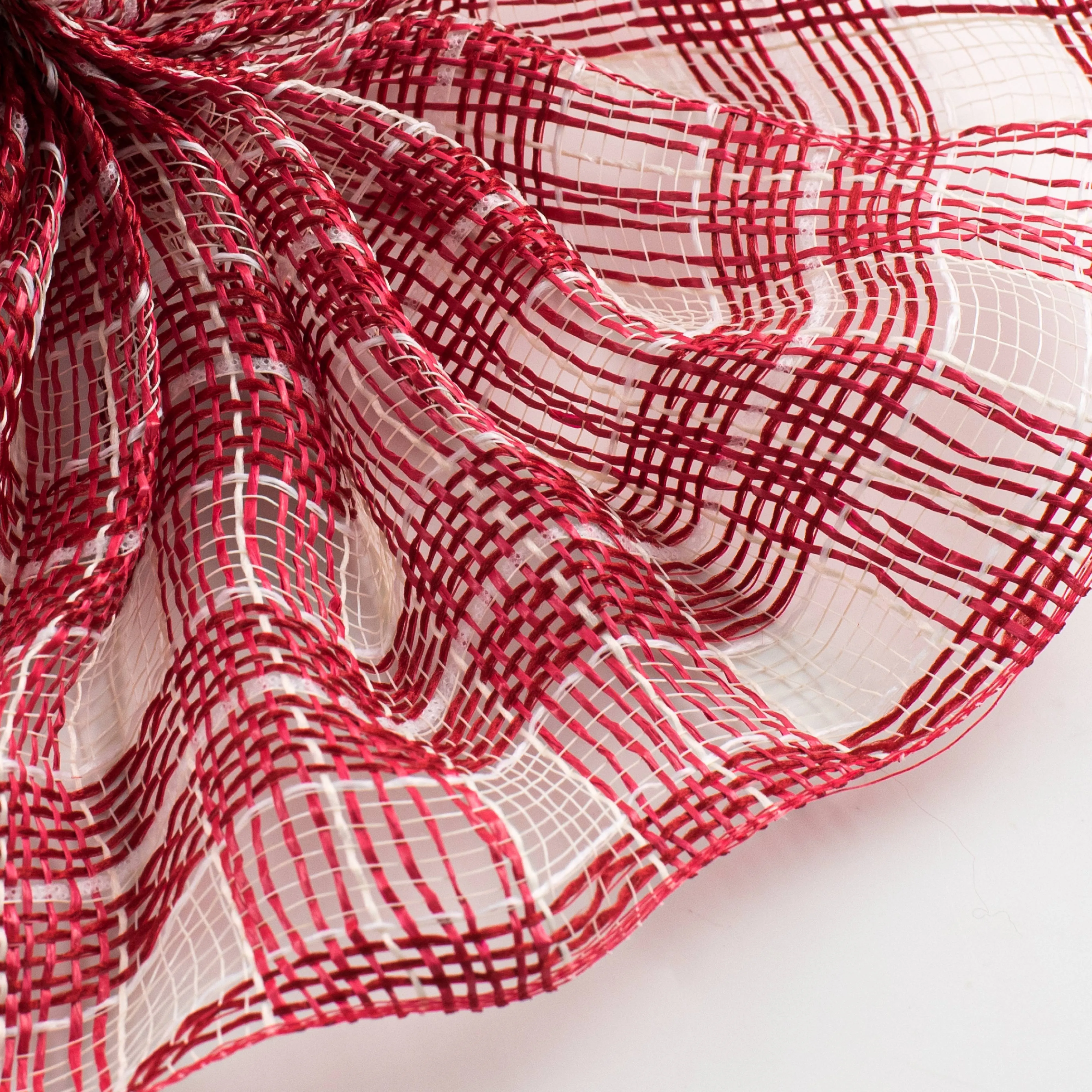 10" Matte Plaid Mesh: Red & White