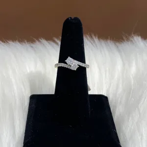 14K White Gold Diamond Fashion Engagement Ring 0.70Ct Dia / 3.8gr / Size 6.5