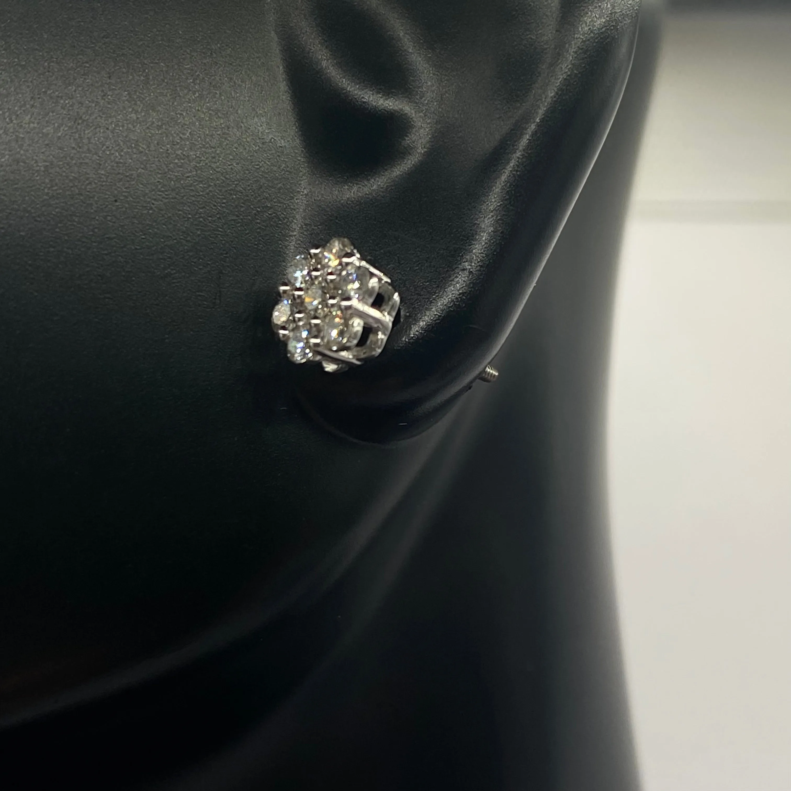 14K White Gold Diamond Flower Stud Earrings 0.49Ct / 1.3gr