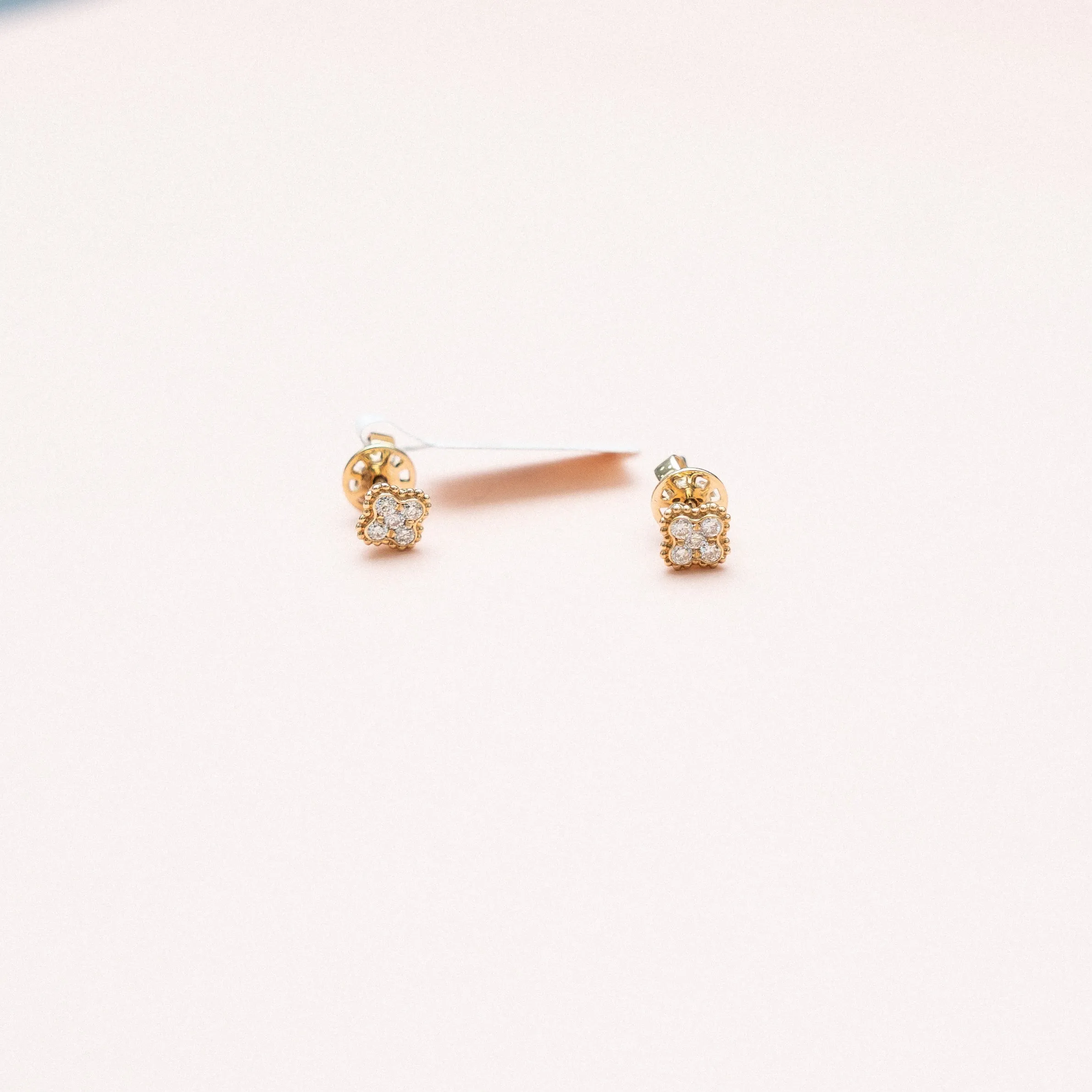 14K Yellow Gold Diamond Flower Stud Earrings 0.26Ct / 2.2gr