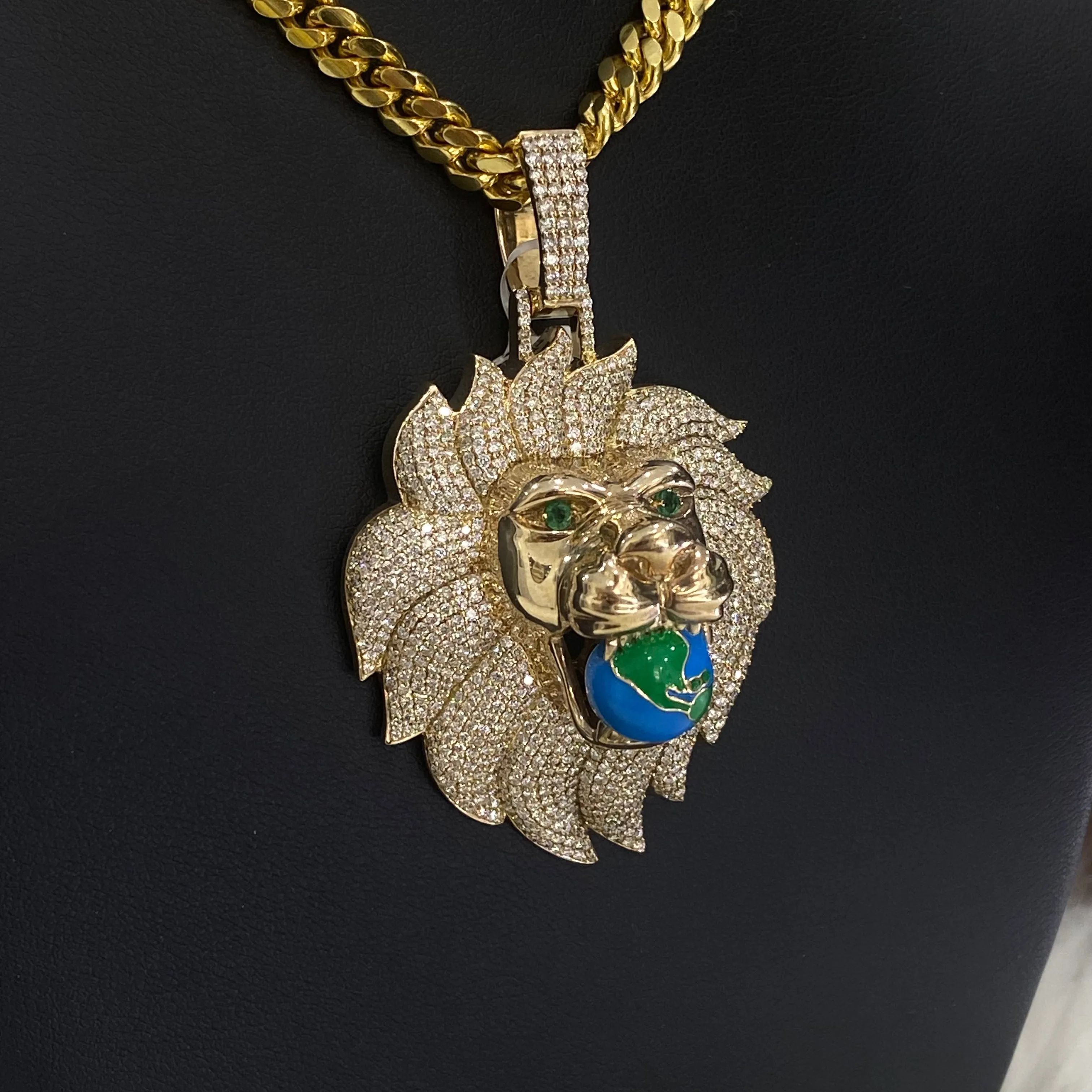 14K Yellow Gold Diamond Lyon Pendant 4.72Ct/0.09Em / 38.5gr
