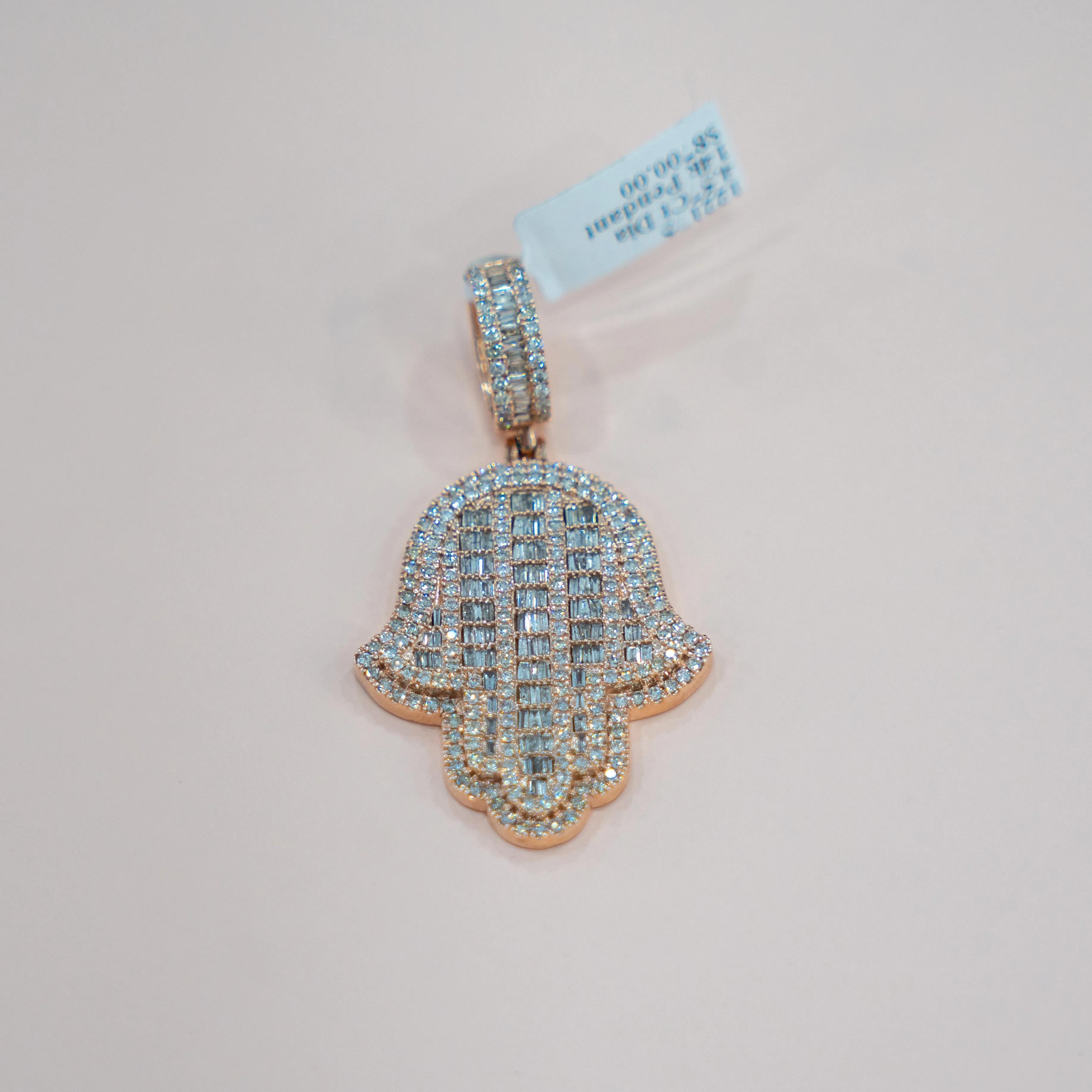14K Yellow Gold Hand Pendant With Diamond 4.57Ct / 12.4gr
