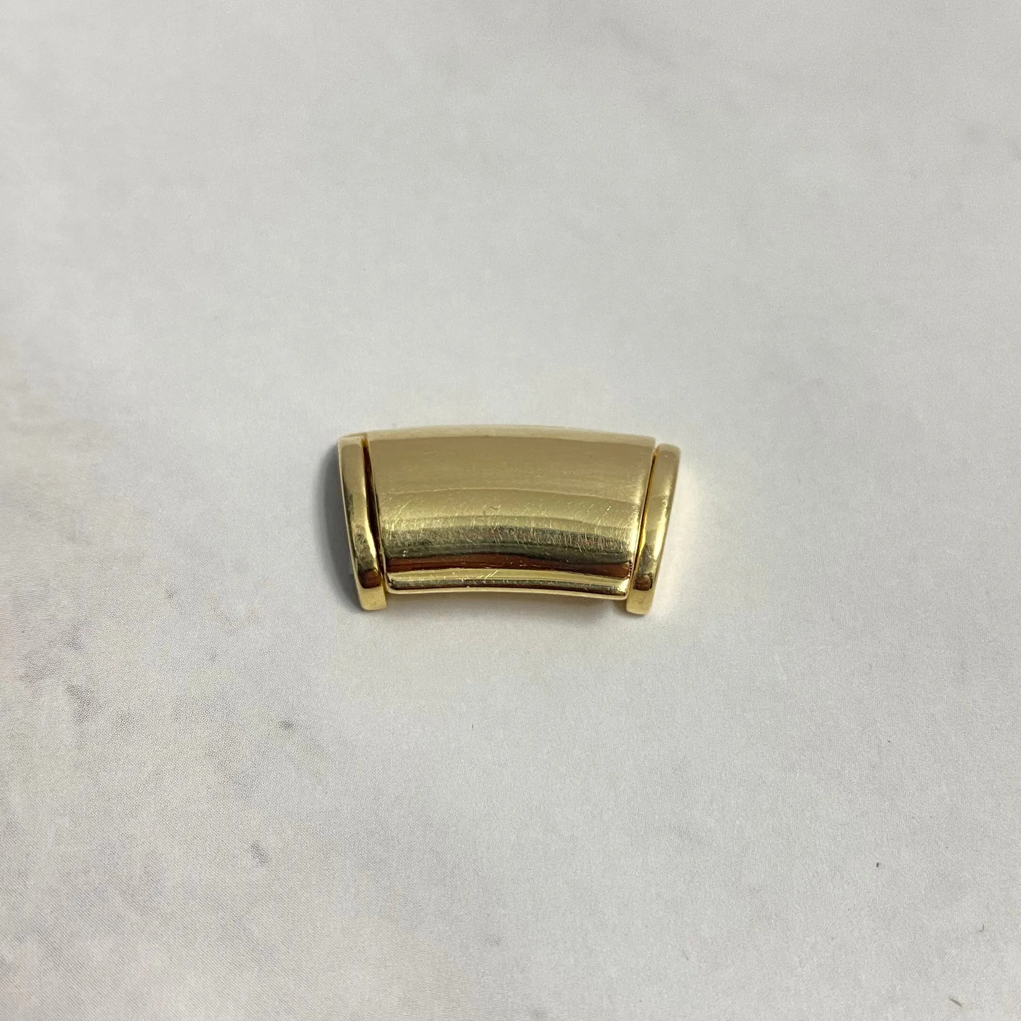 14K Yellow Gold Plain Sleek Lock / 6.4gr / 11mm / 0.6in