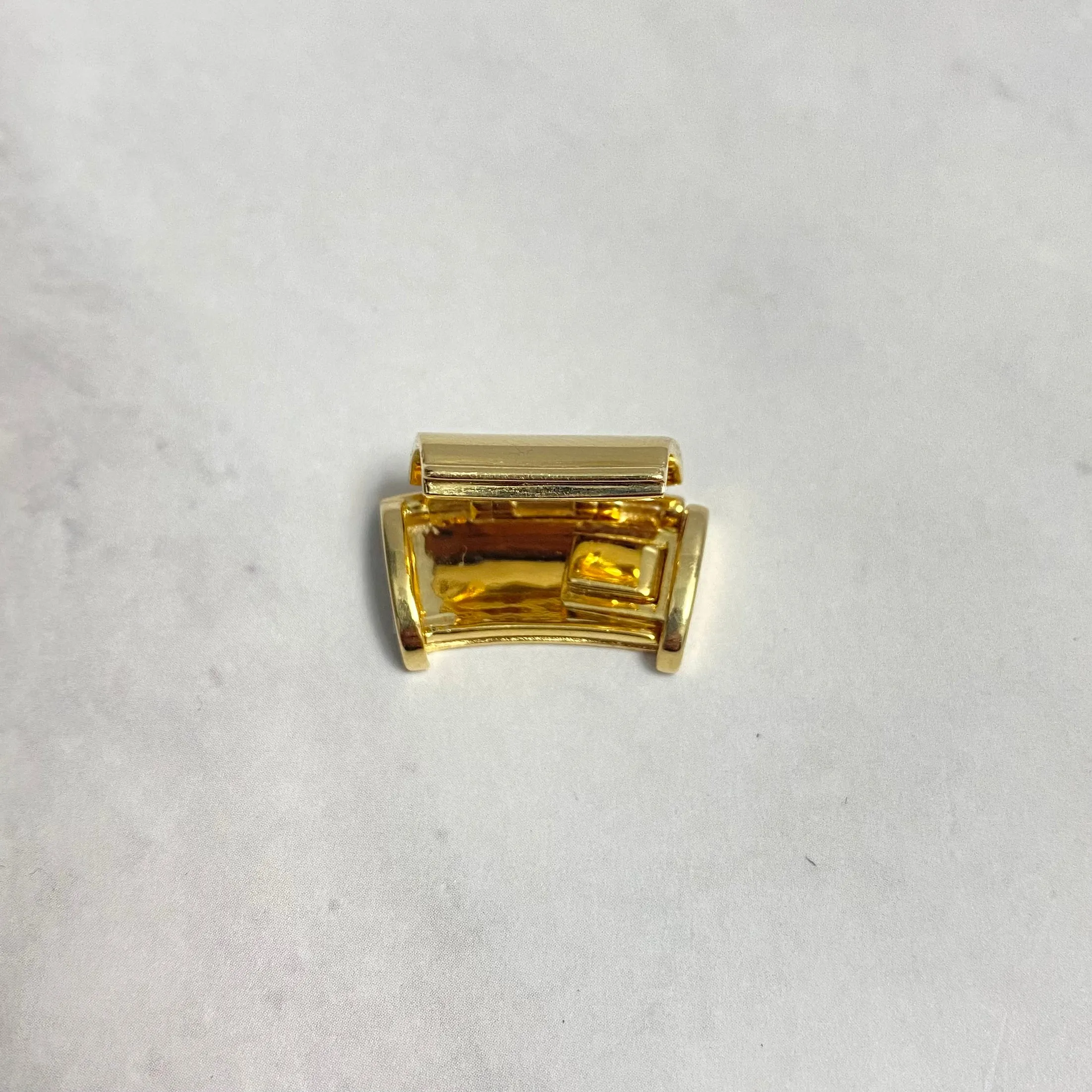14K Yellow Gold Plain Sleek Lock / 6.4gr / 11mm / 0.6in