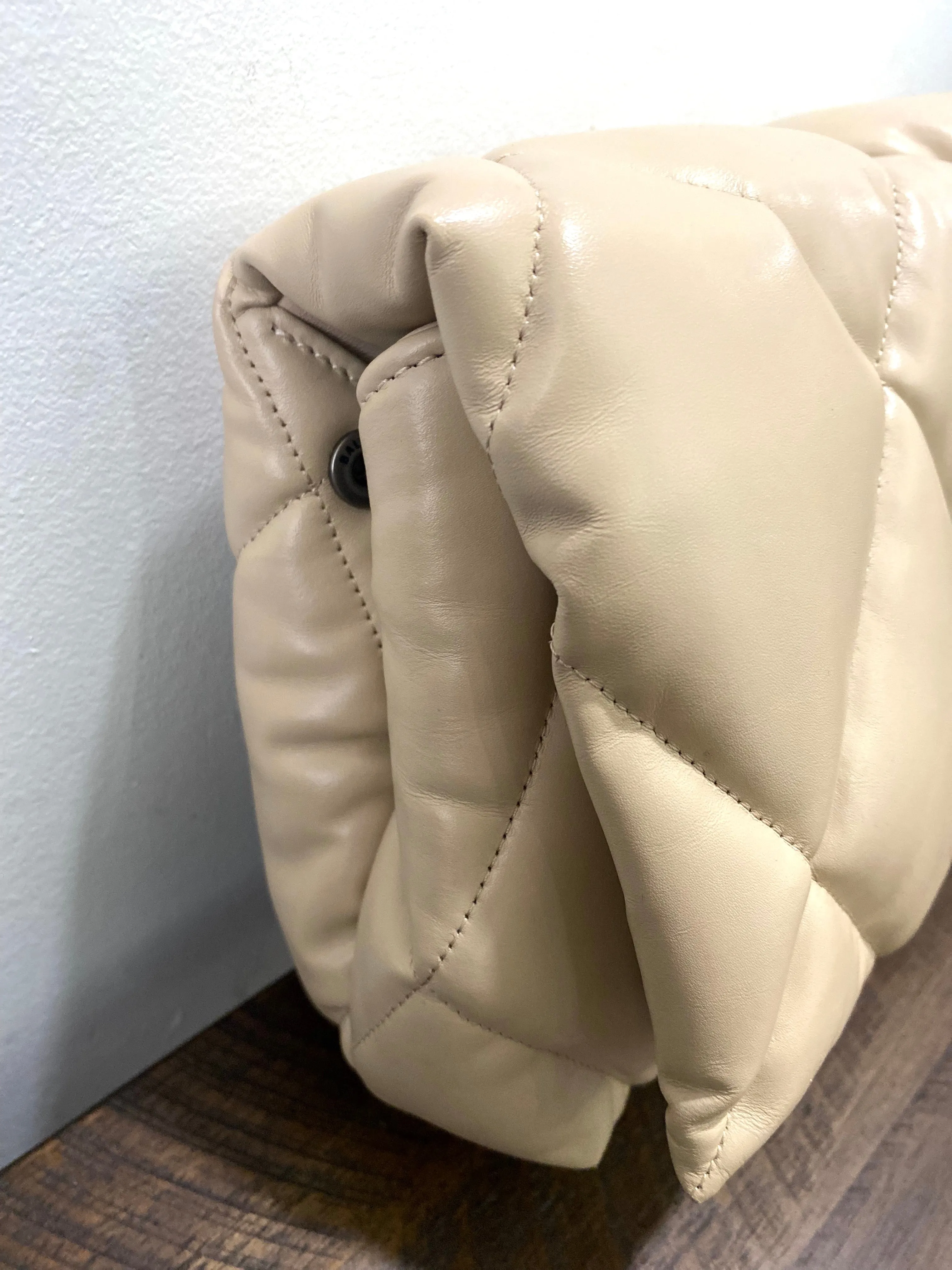 BALENCIAGA NAPPA CALFSKIN QUILTED TOUCH B PUFFY CLUTCH