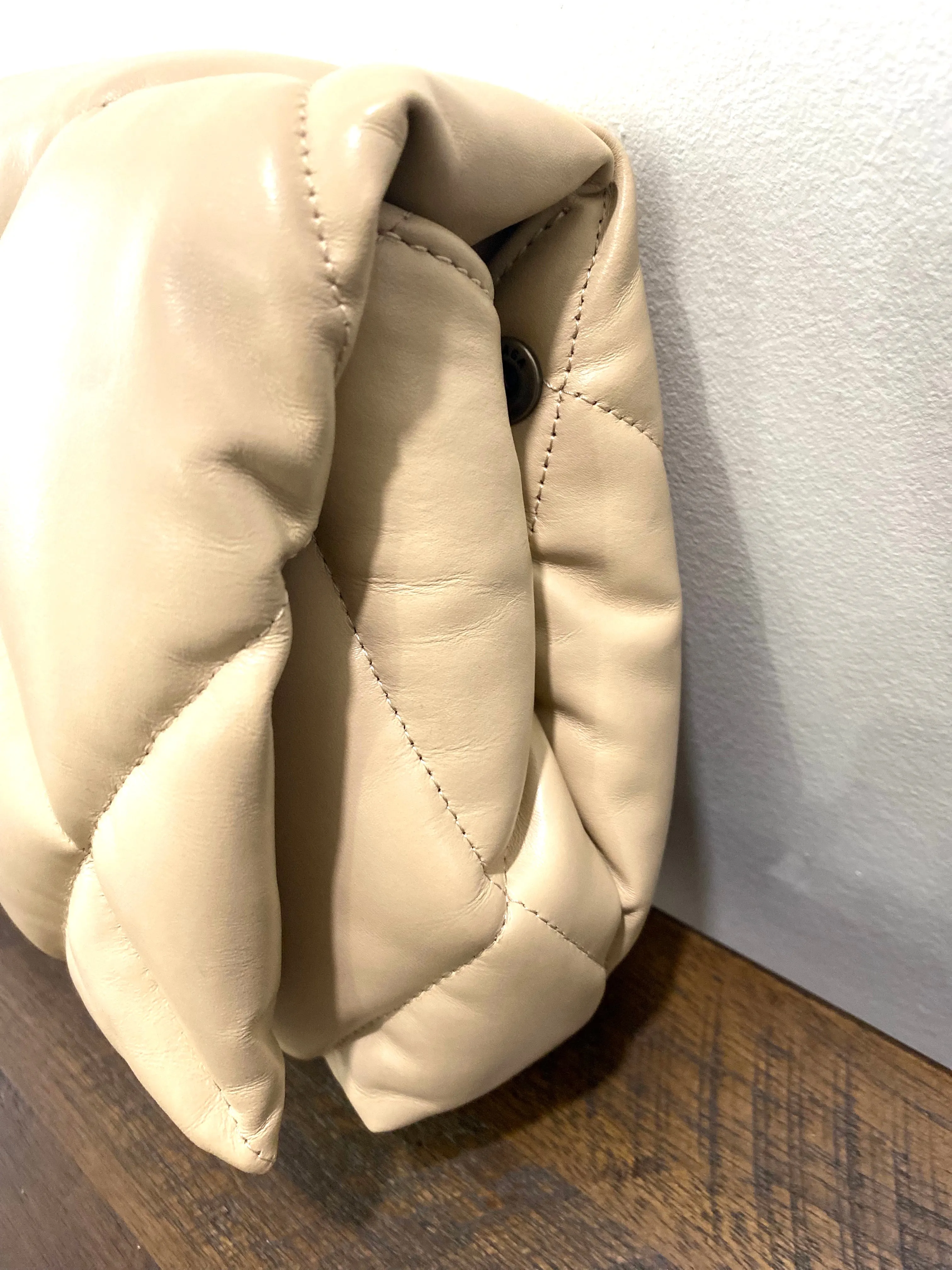 BALENCIAGA NAPPA CALFSKIN QUILTED TOUCH B PUFFY CLUTCH
