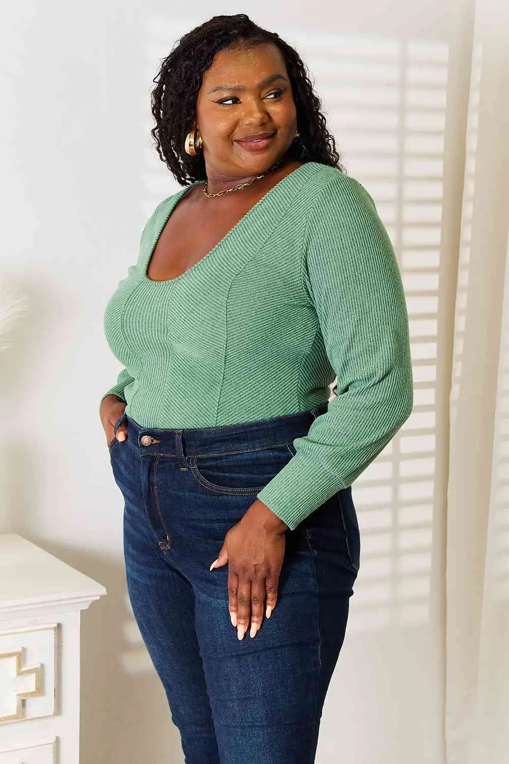 Basic Green Scoop Neck Long Sleeve Top