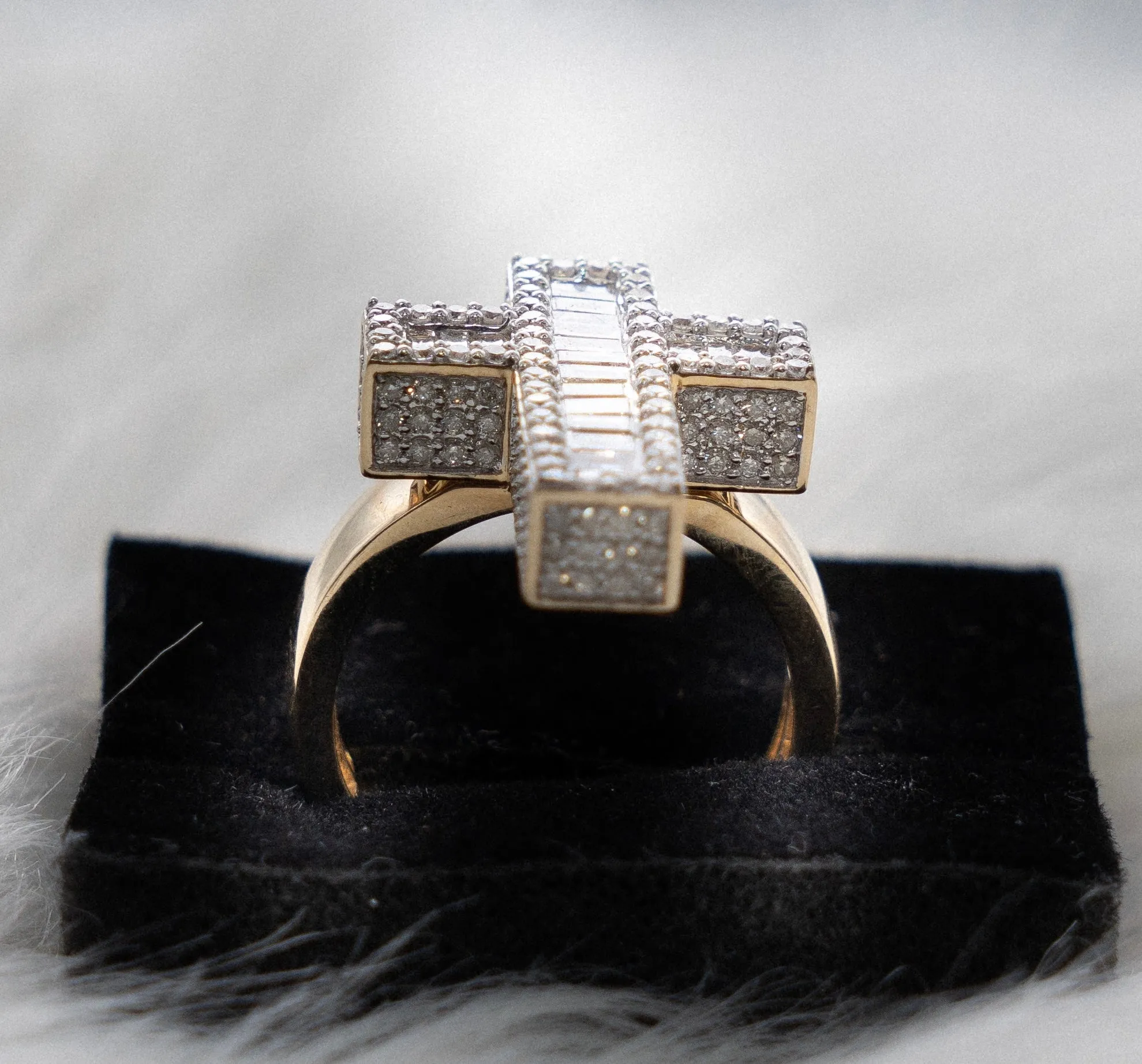 Big Cross Ring 14K Yellow Gold With Diamonds Baguette 3,23ct / 10.1gr / Size 10