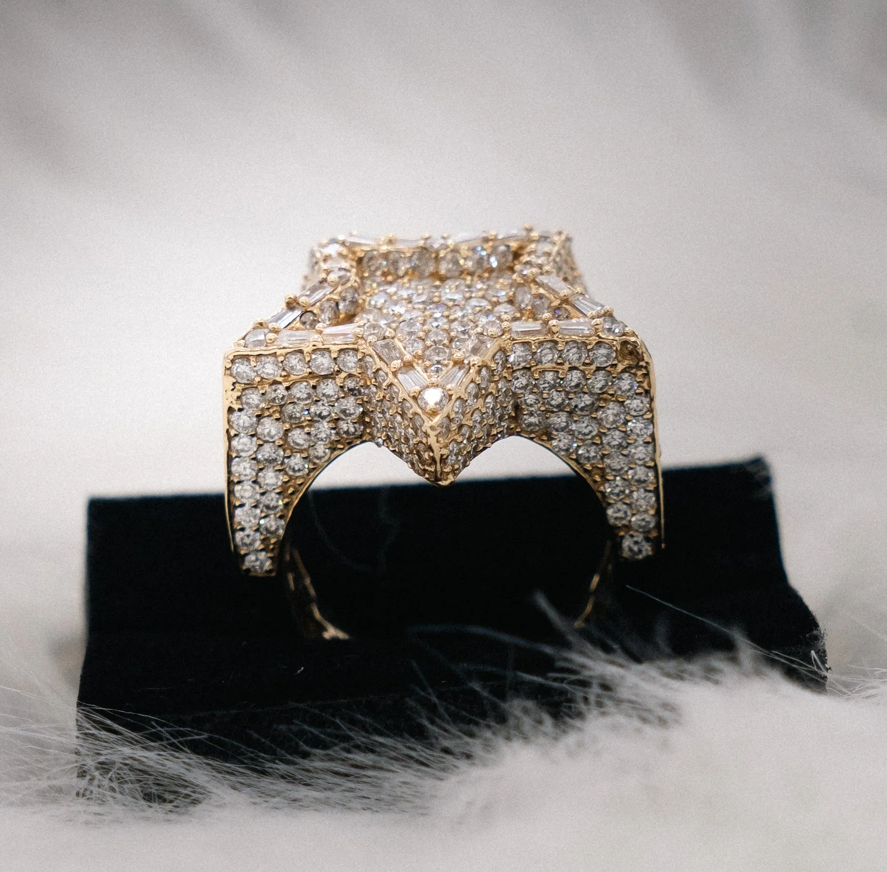Big Star Ring 14K Yellow Gold With Diamonds Baguette / 17.7gr / Size 10