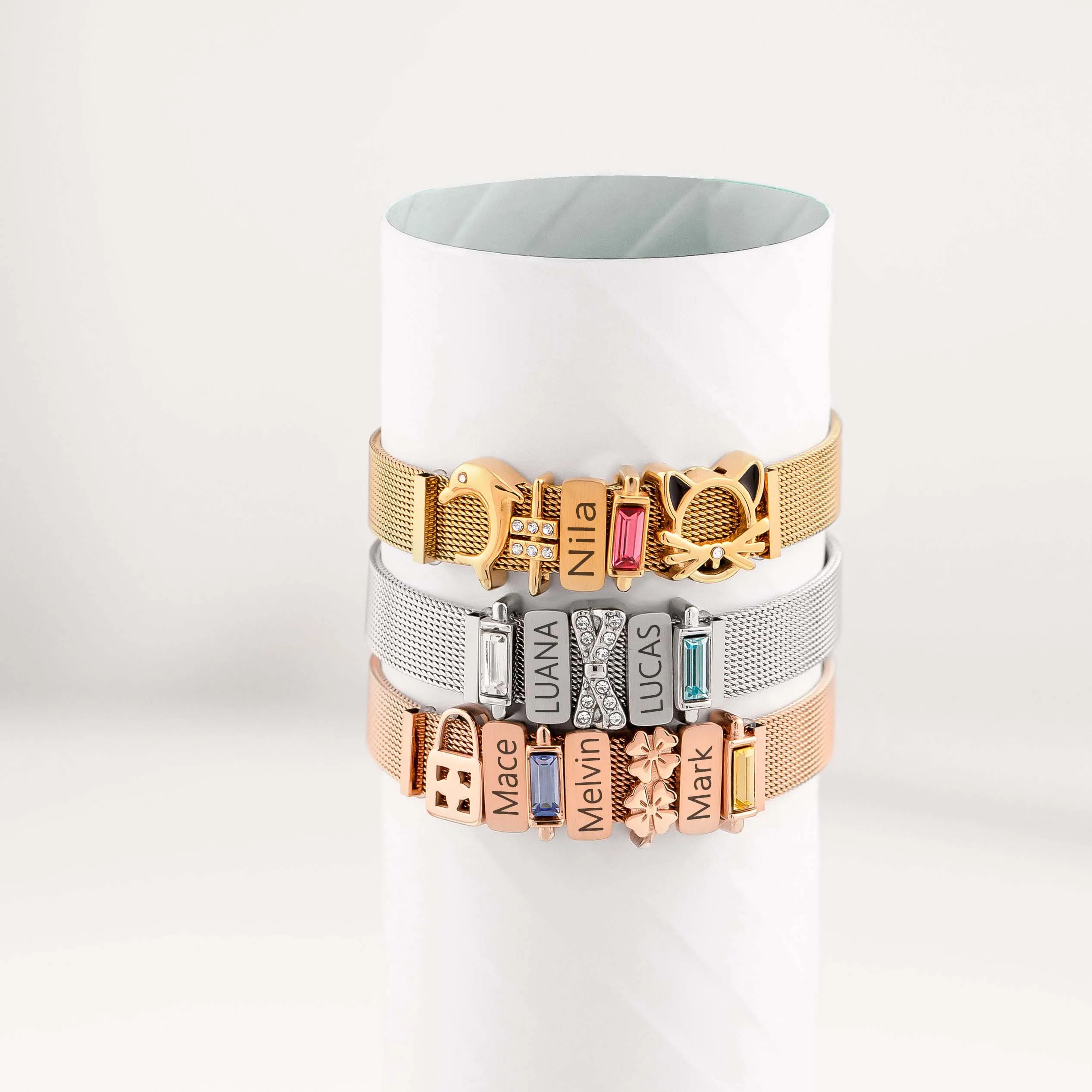 Mesh charm marine gold
