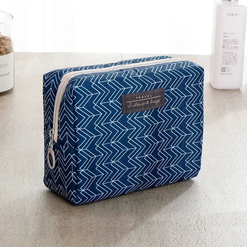 New Cosmetic Storage Bag Cute Mini Portable Carry-on Girls Toiletry Storage Bag Travel Beauty Organizer Flower Purse Makeup Bags