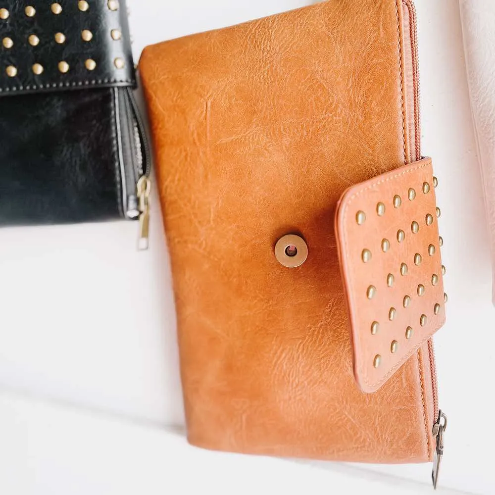 Riviera Maya Rivet Clutch - Black
