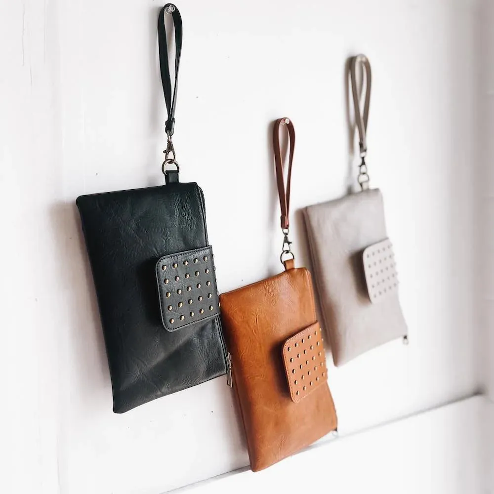 Riviera Maya Rivet Clutch - Black