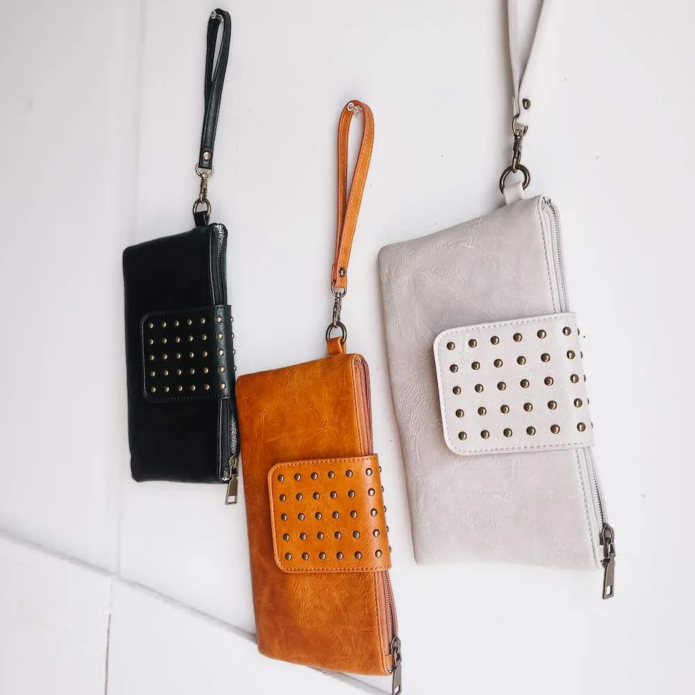 Riviera Maya Rivet Clutch - Black