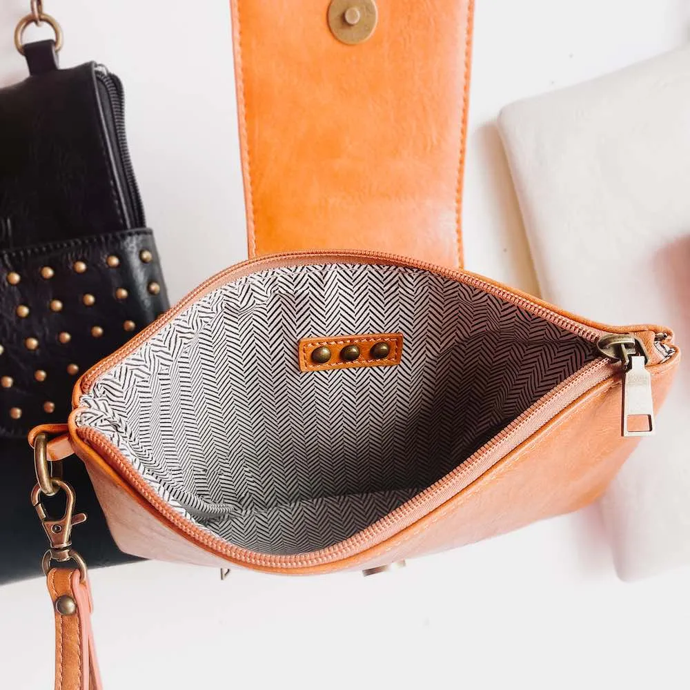 Riviera Maya Rivet Clutch - Black