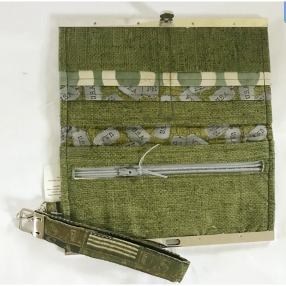 SOLD SALE!  Green Military Wallet, Ladies Clutch Bag Wristlet, Barbz.net