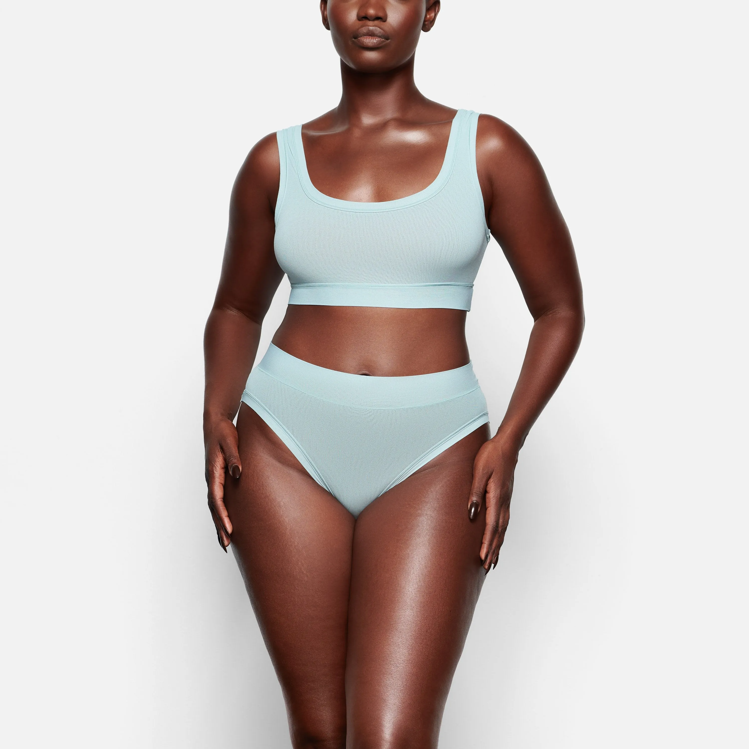 SUMMER MESH SCOOP BRALETTE | SKY