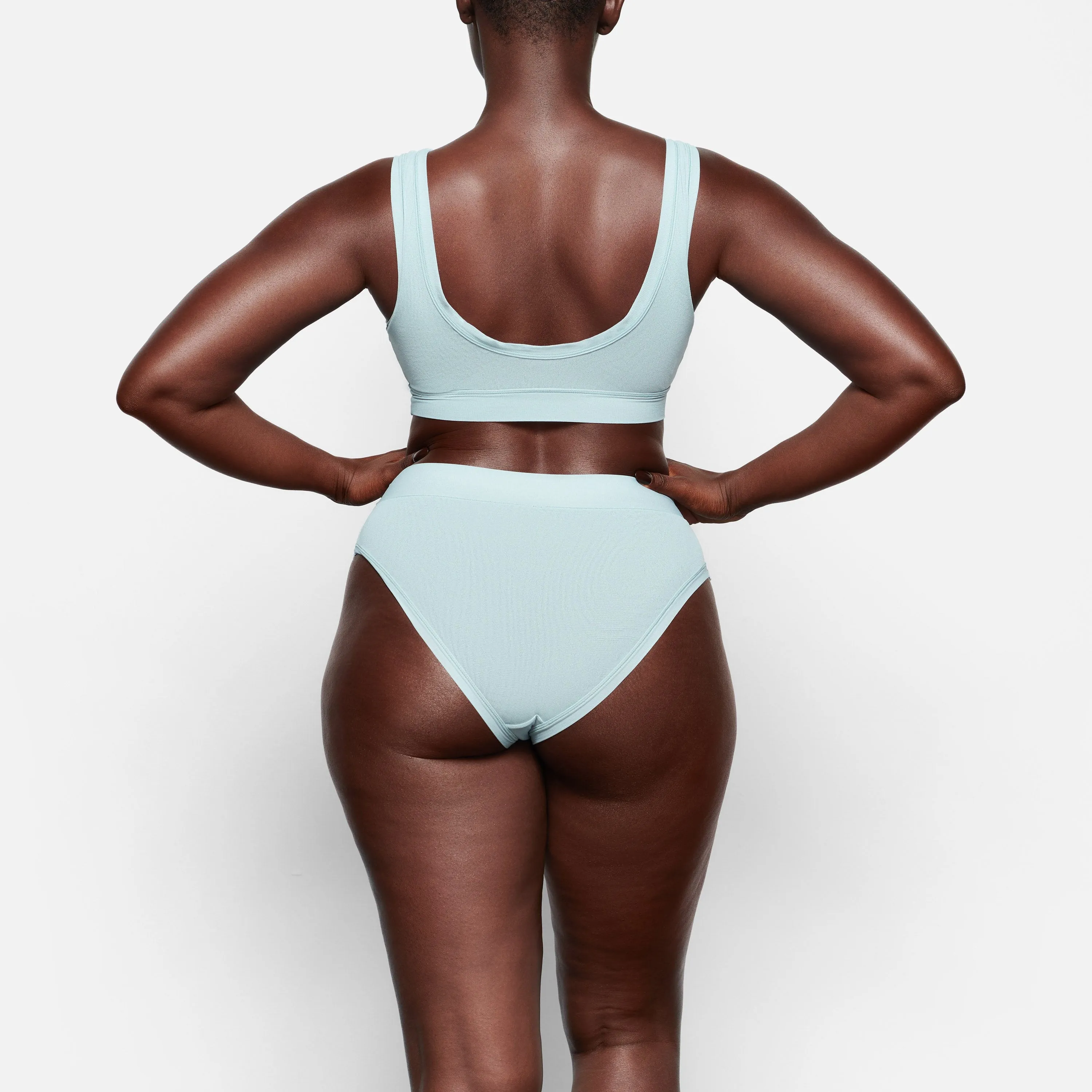 SUMMER MESH SCOOP BRALETTE | SKY