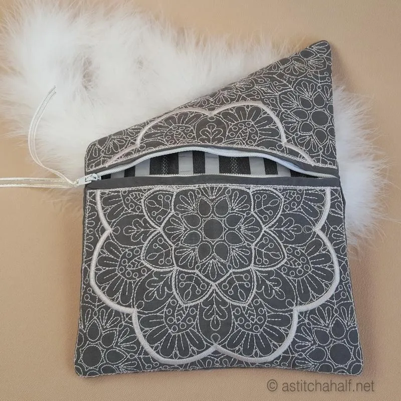 Winter Charm ITH Fold-over Clutch Purse