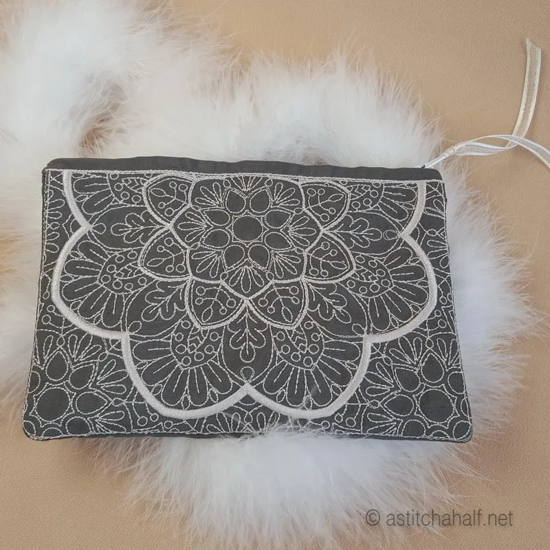 Winter Charm ITH Fold-over Clutch Purse