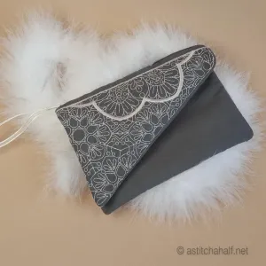 Winter Charm ITH Fold-over Clutch Purse