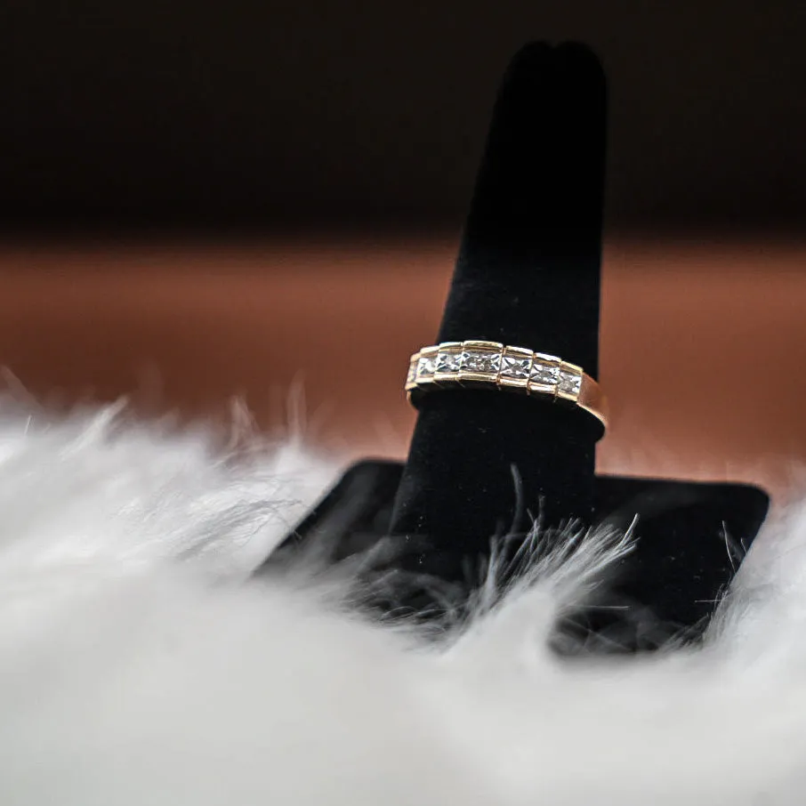 Women Ring 14K Yellow Gold With Diamonds / 5gr / Size 10
