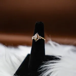 Women Ring 14K Yellow Gold With Diamonds-Sapphire / 3gr / Size 5